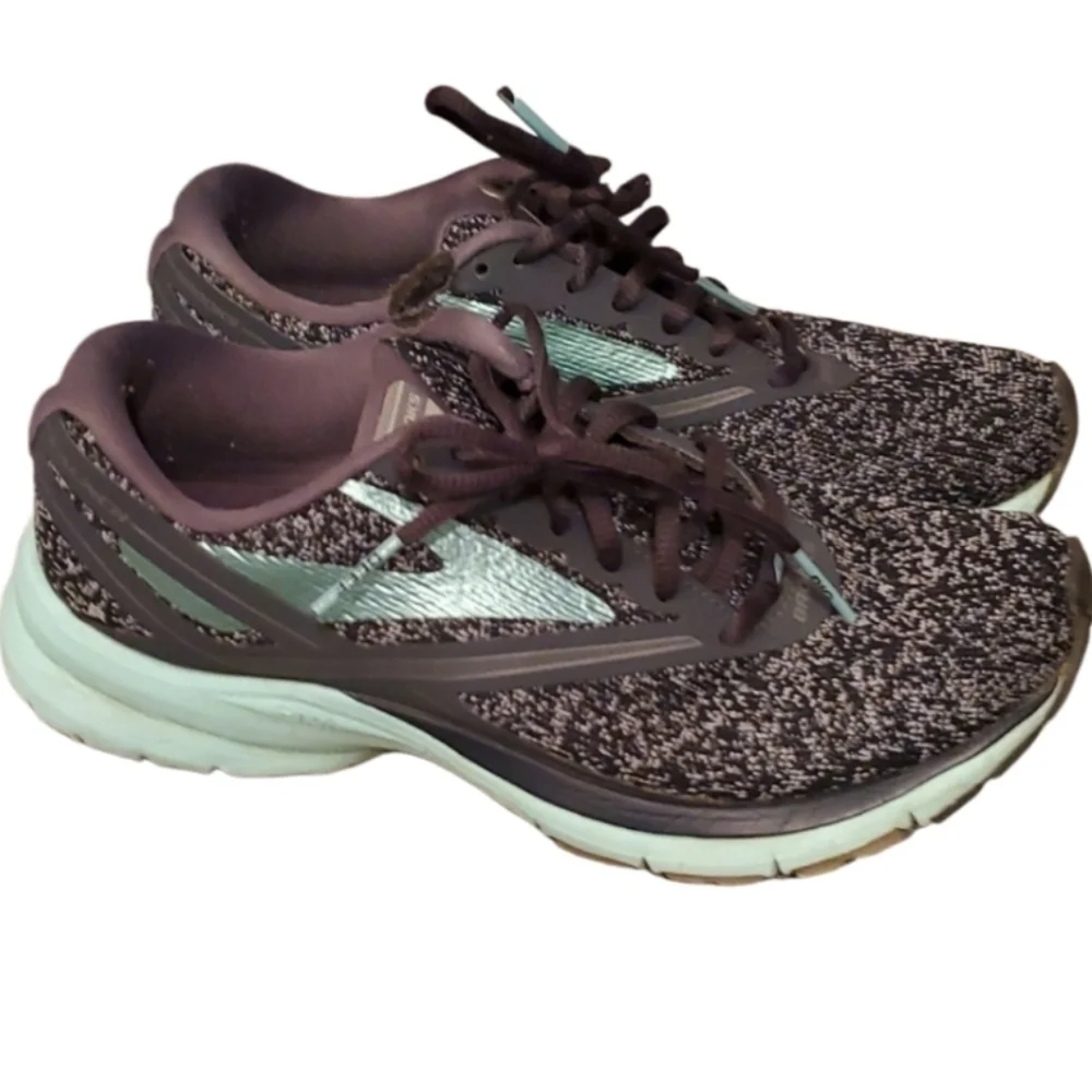 Brooks Sneakers Womens Size 8 medium B has flaw Shoes Gray Black Greanish Blue